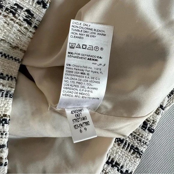 Chico’s Tweed Jacket Size 3 (16-18) Stripped Blazer Zip Closure Side Pockets - Picture 15 of 16